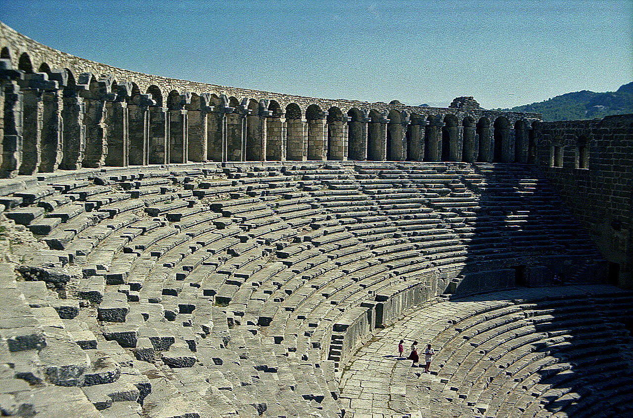 30.07.1990 | Theater   | Sitzreihen und Galerie