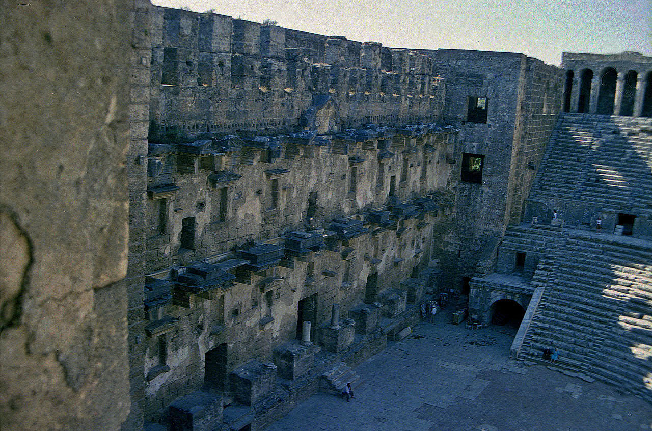 30.07.1990 | Theater   | Bühnenwand