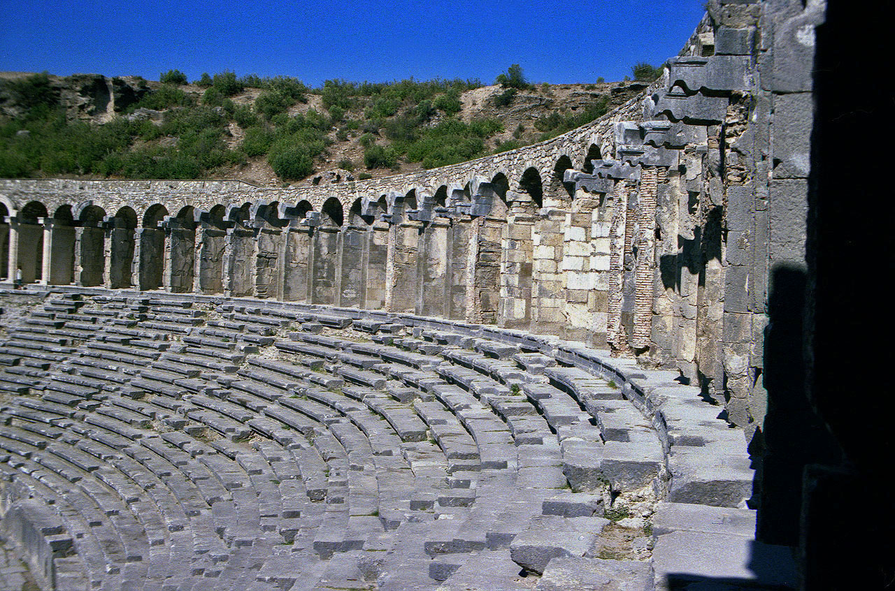30.07.1990 | Theater   | Galerie und obere Sitzreihen