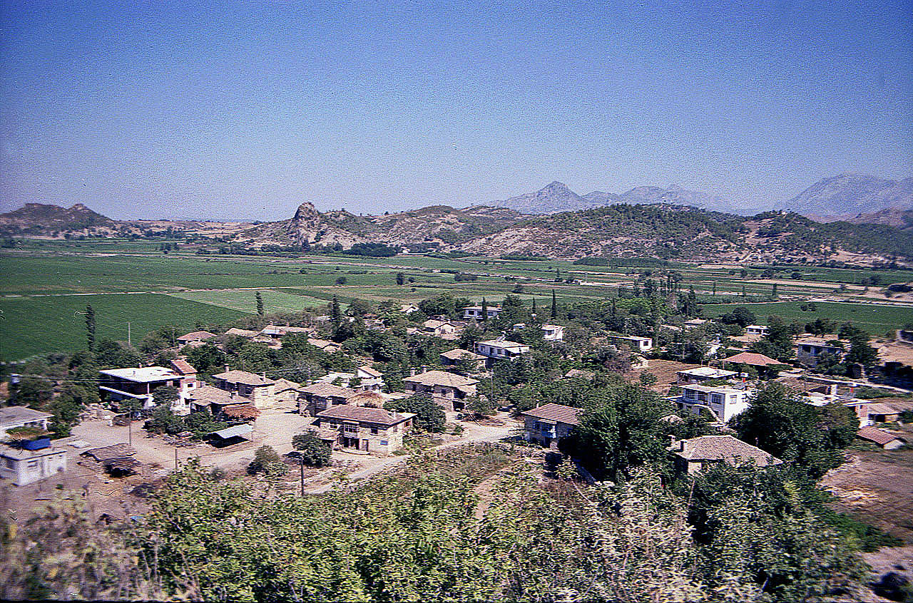 30.07.1990 | Aquädukt   | kleine Siedlung beim Aquädukt