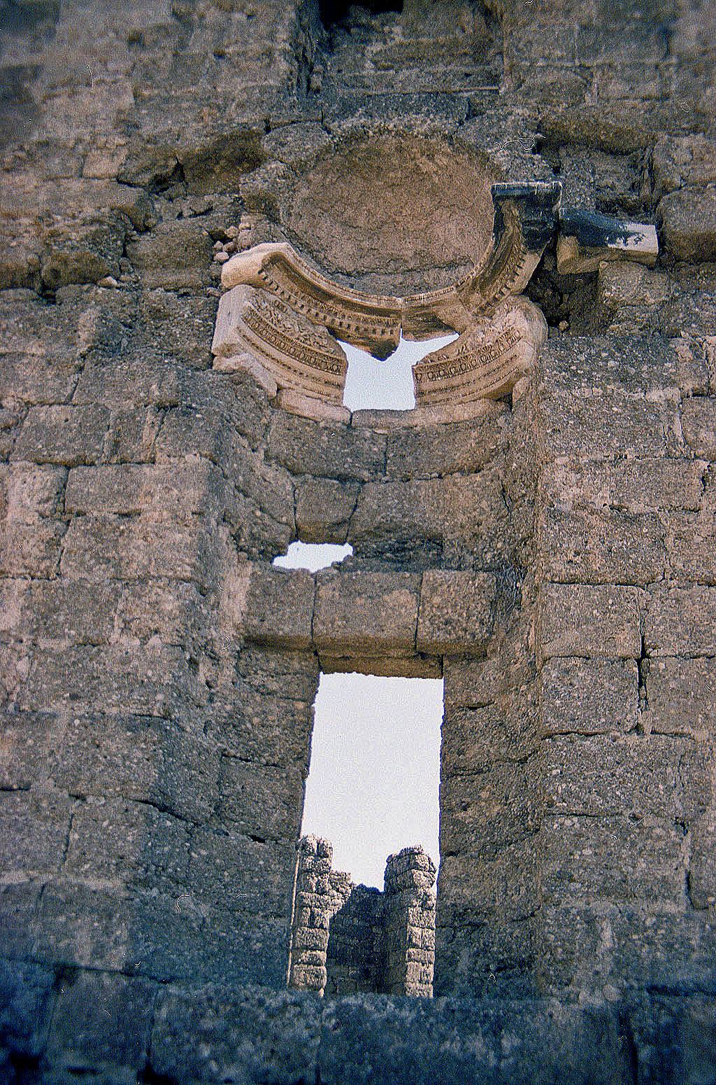 30.07.1990 | Nymphäum | Mauerdetail des Nymphäums