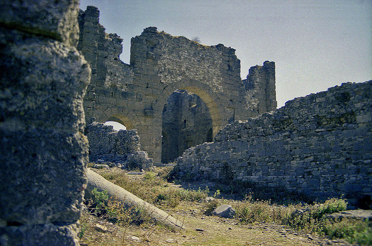 30.07.1990 | Nymphäum | Basilika