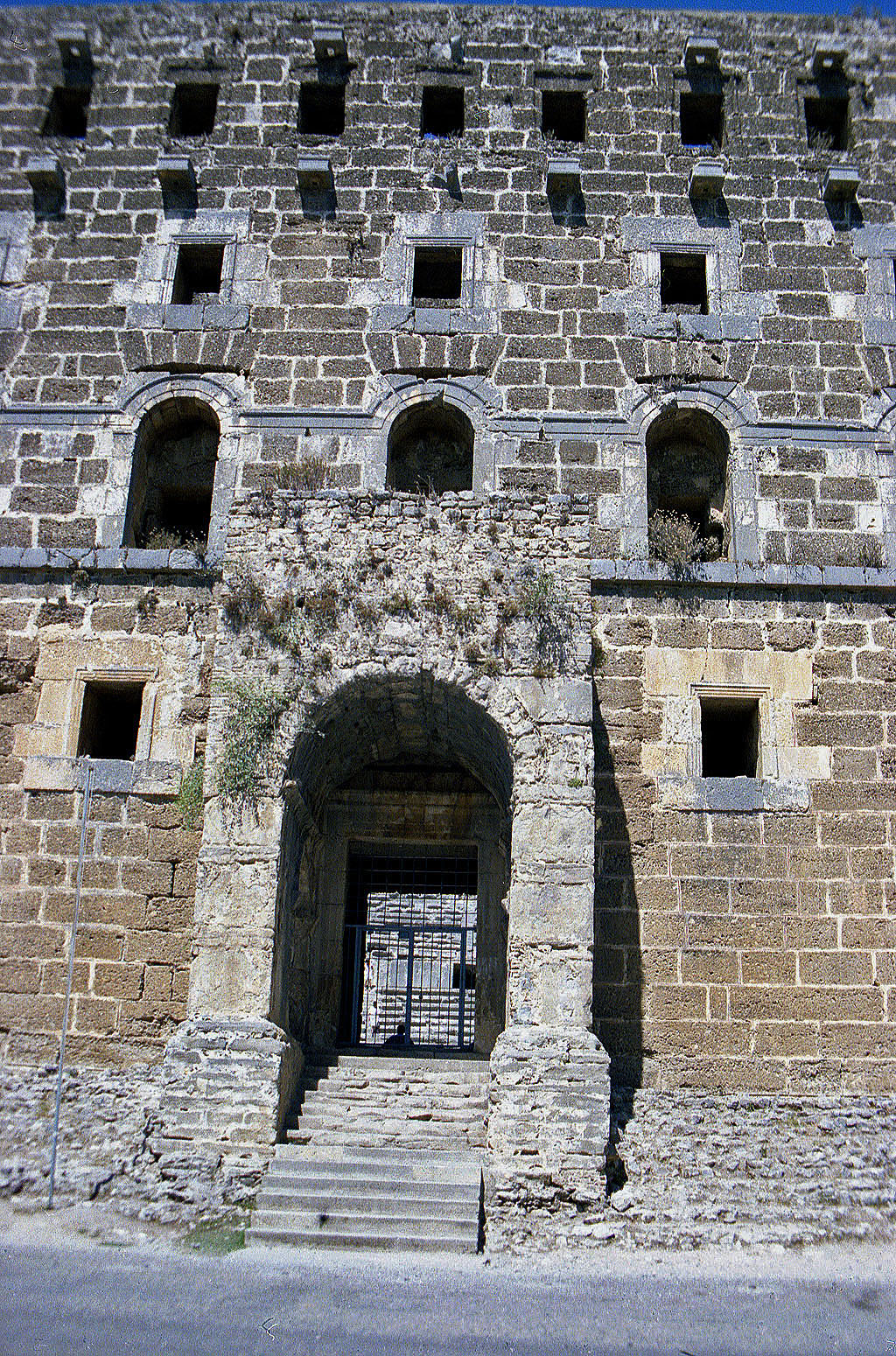 30.07.1990 | Theater | mittlerer Haupteingang