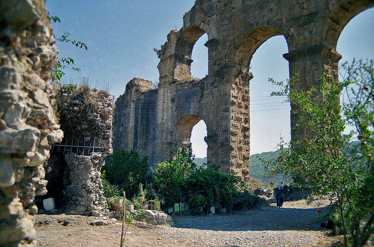 30.07.1990 | Aquädukt   | Siedlung beim südl. Druckturm