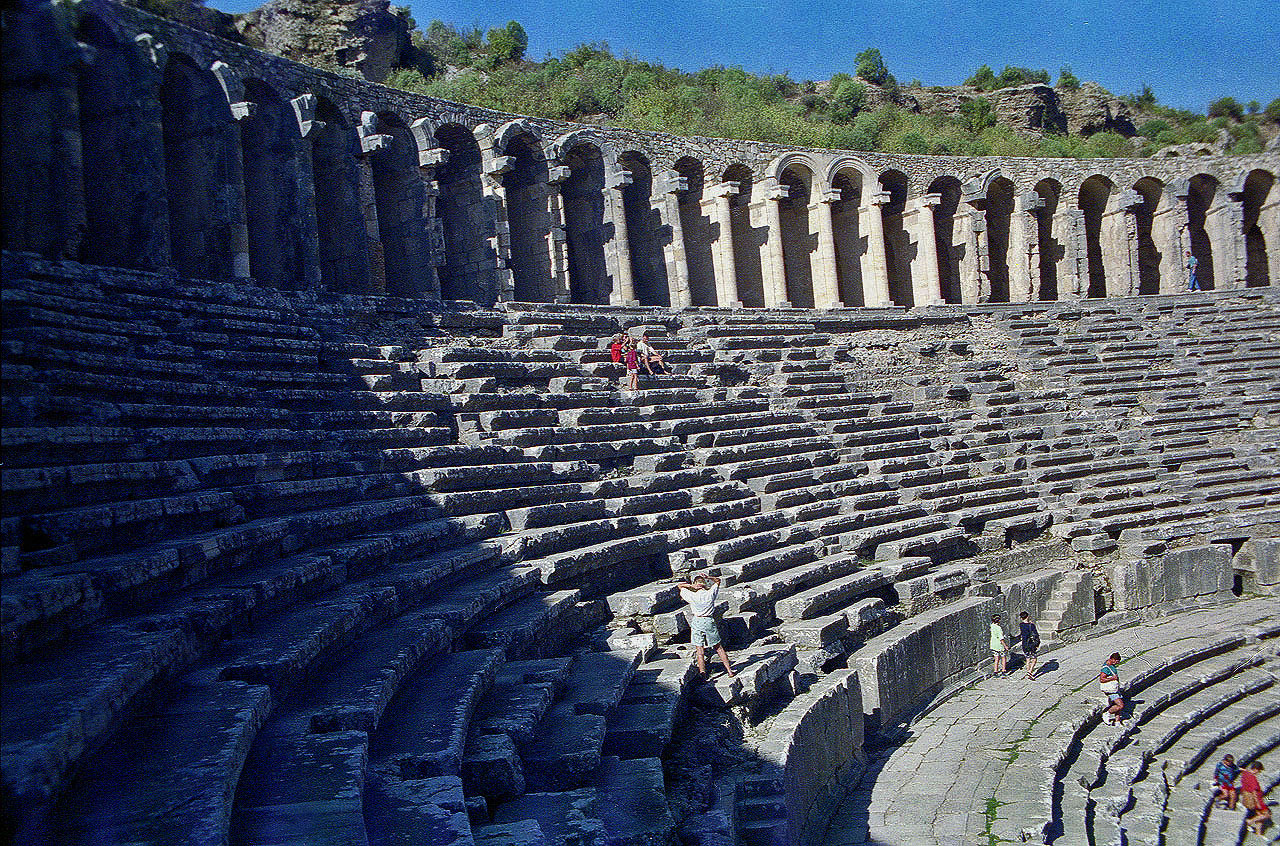06.11.1994 | Theater   | obere Sitzreihen und Galerie