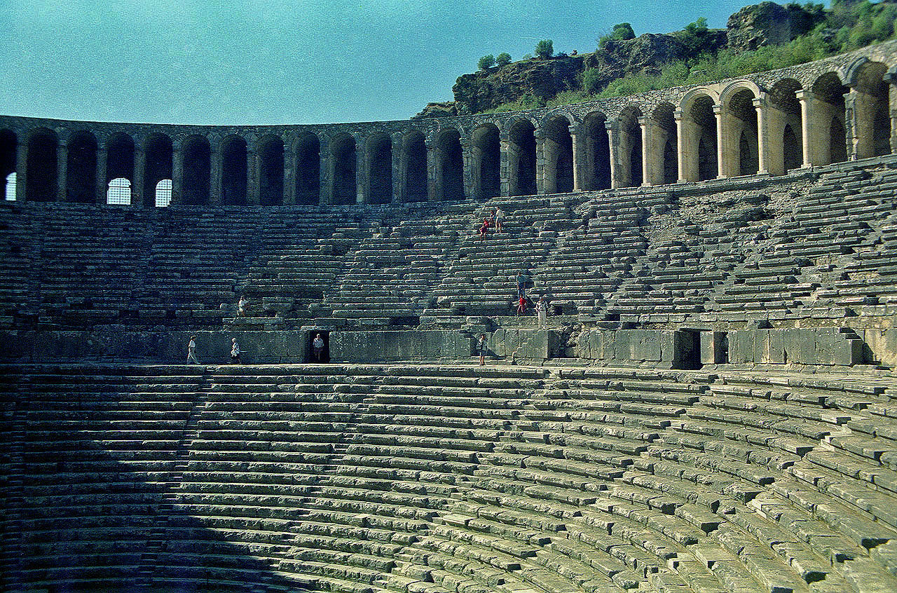 06.11.1994 | Theater   | Sitzreihen und Galerie