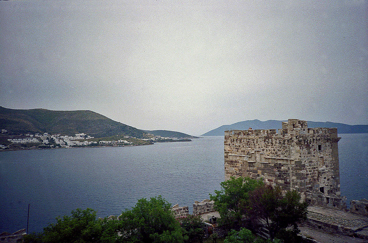 06.04.1993 | Kreuzritterburg | Turm vor der Küste