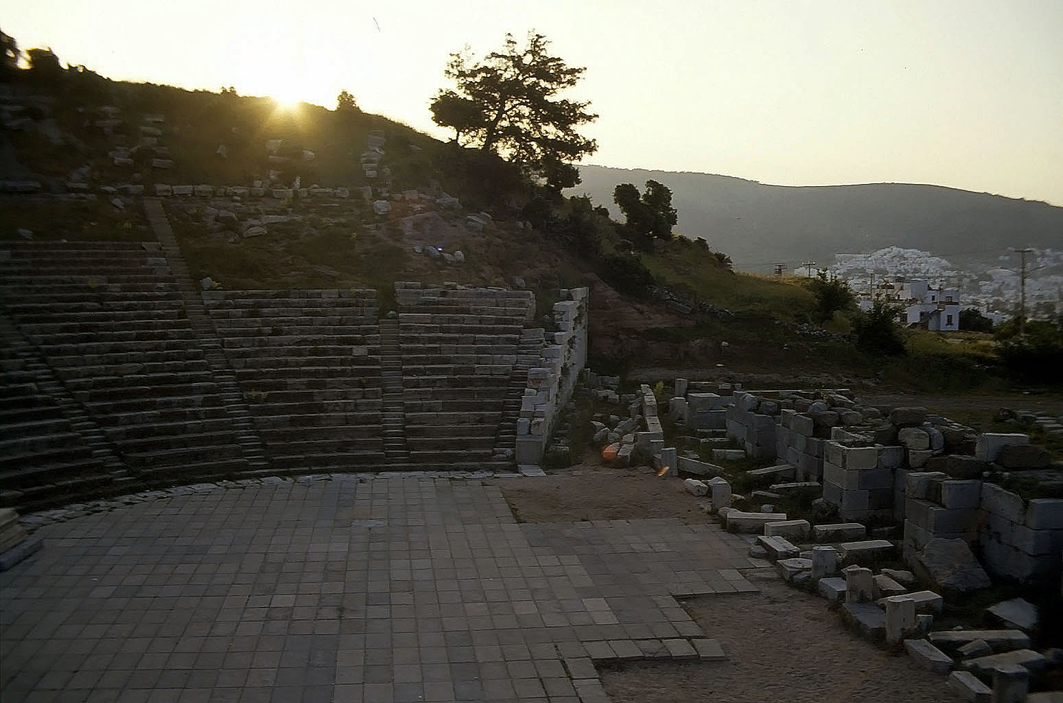 24.04.1993 | Theater | Bühne und Sitzreihen