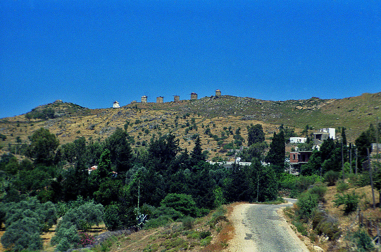 04.06.1996 | nach Yalikavak | Windmühlen - Ruinen auf dem Bergrücken