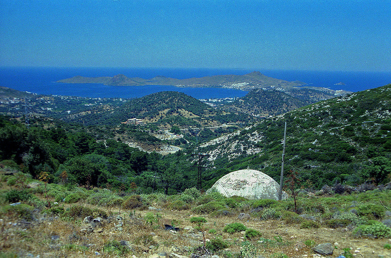 04.06.1996 | bei Dagbelen | Zisterne und Yalikavak mit Bucht