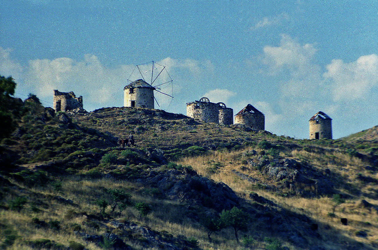 04.06.1996 | bei Telmissos | Windmühlen - Ruinen auf dem Bergrücken