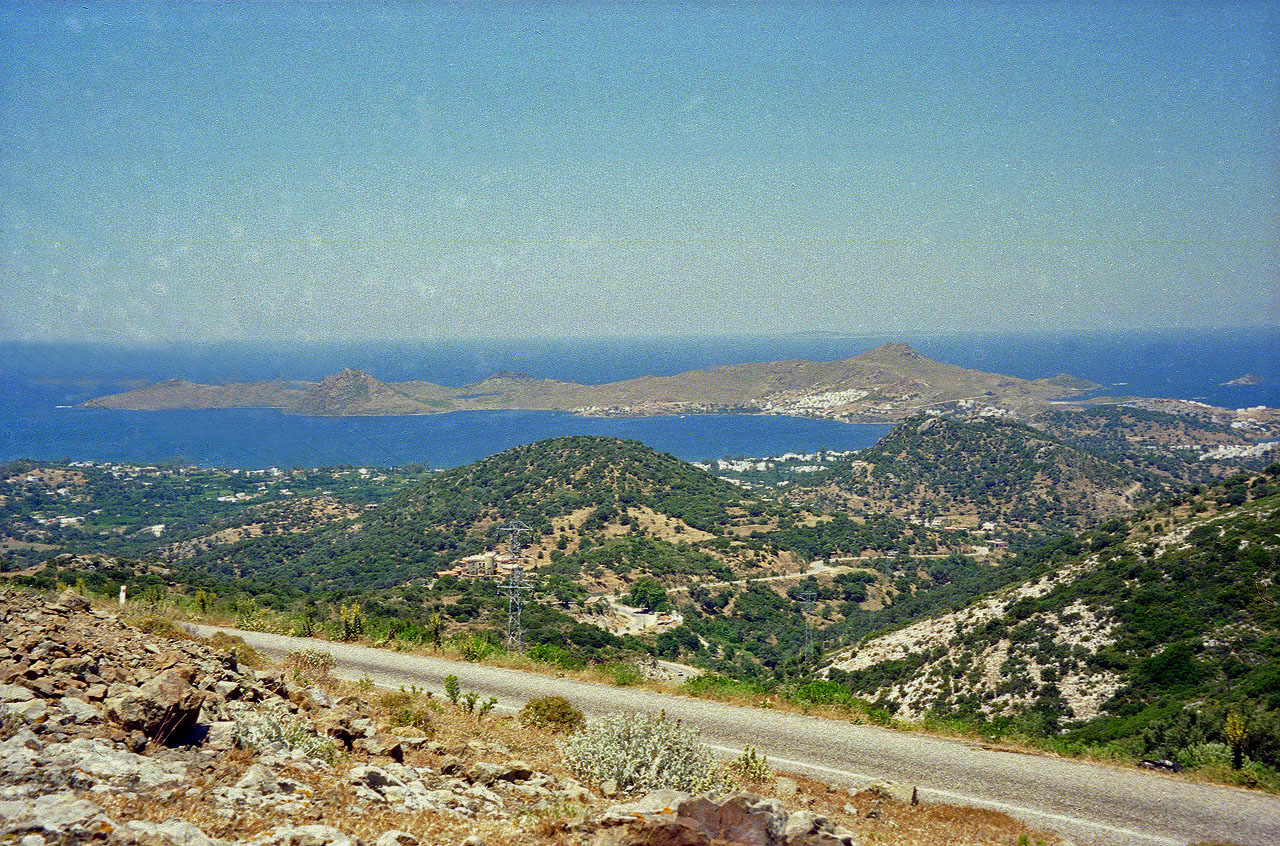 04.06.1996 | bei Dagbelen | Yalikavak mit Bucht von oben